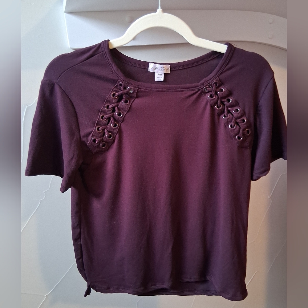 J for Justify Plum Junior Lace-Up Short Sleeve Top Size M